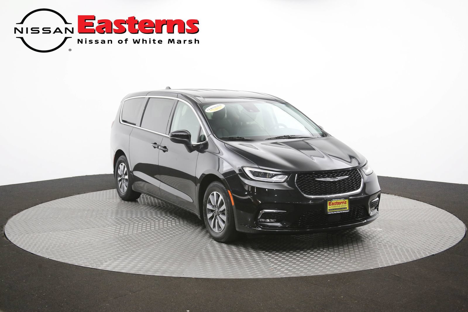 Used 2023 Chrysler Pacifica Touring-L FWD image 52