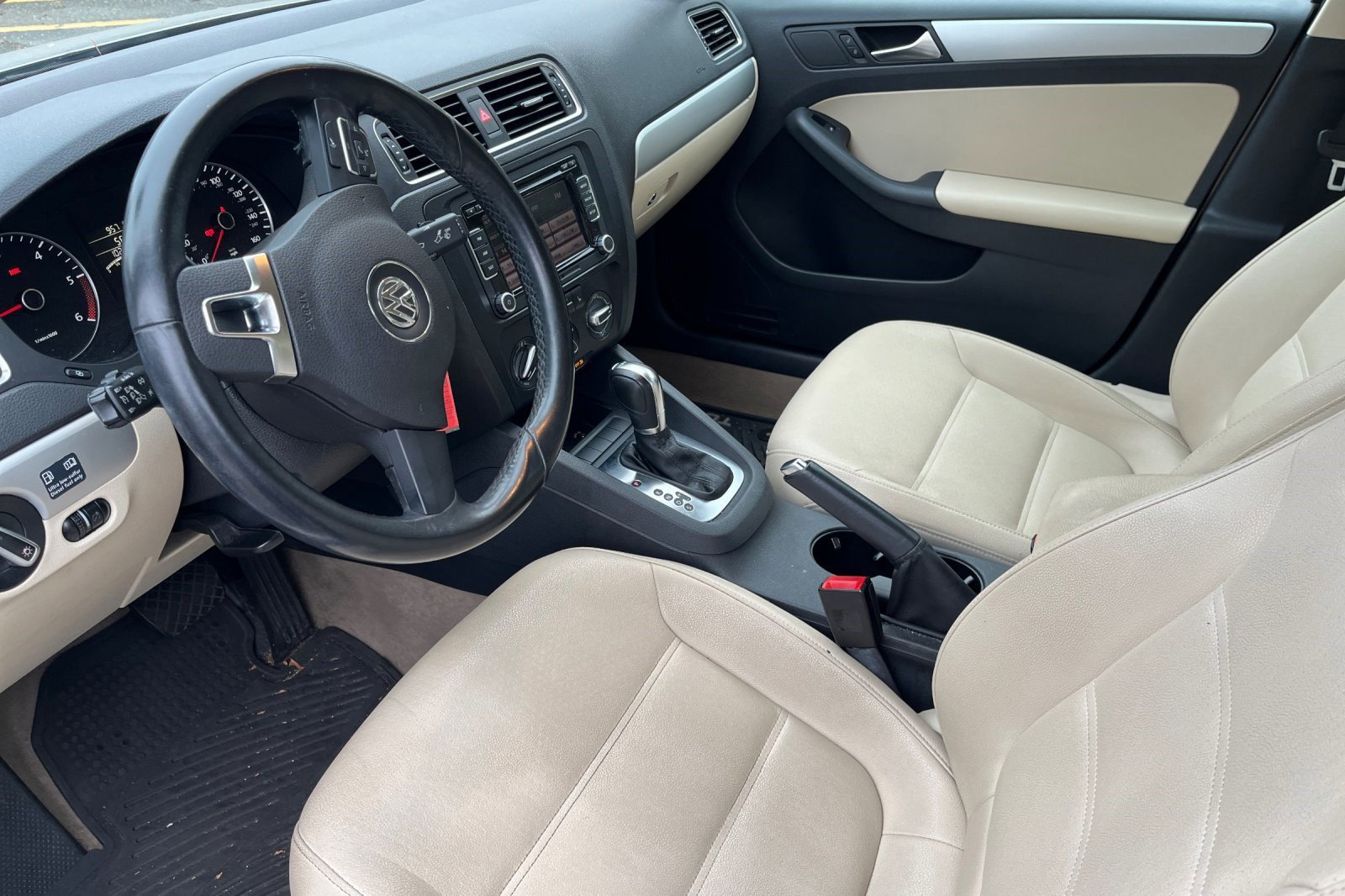 Used 2012 Volkswagen Jetta TDI image 3