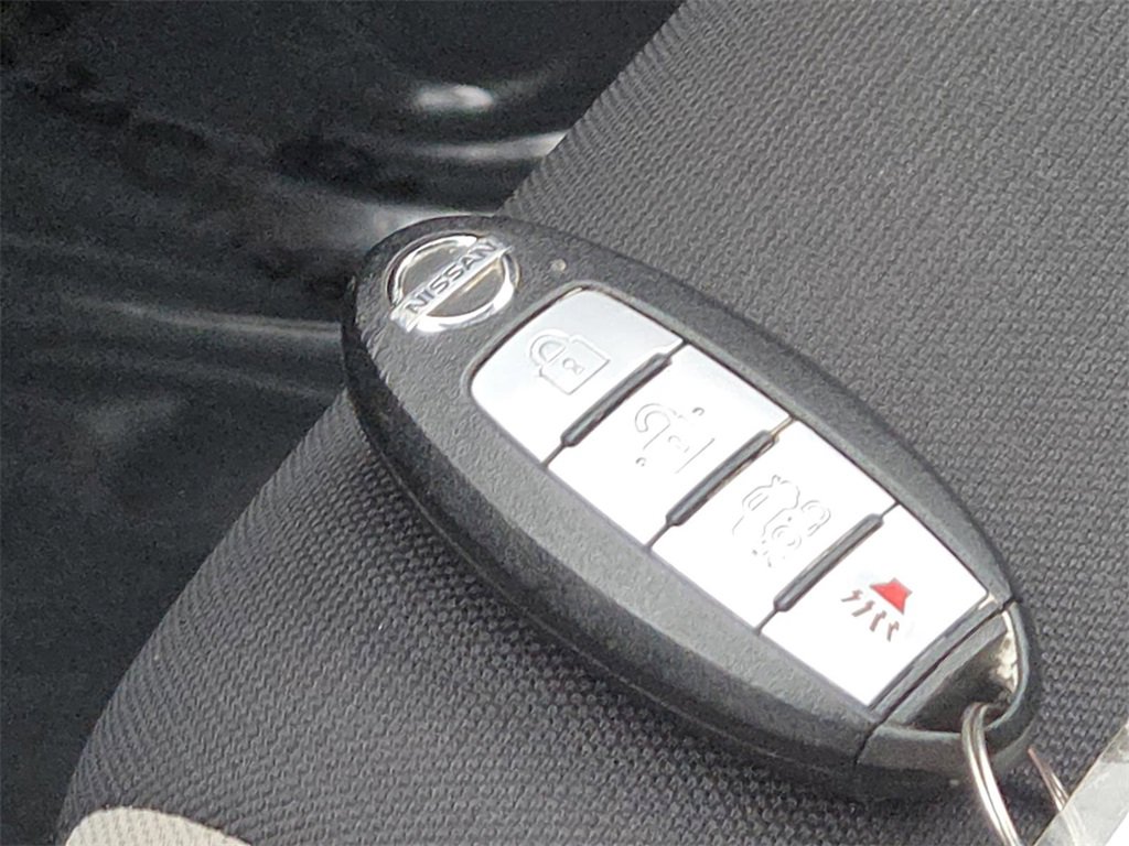 Used 2021 Nissan Versa SV image 30