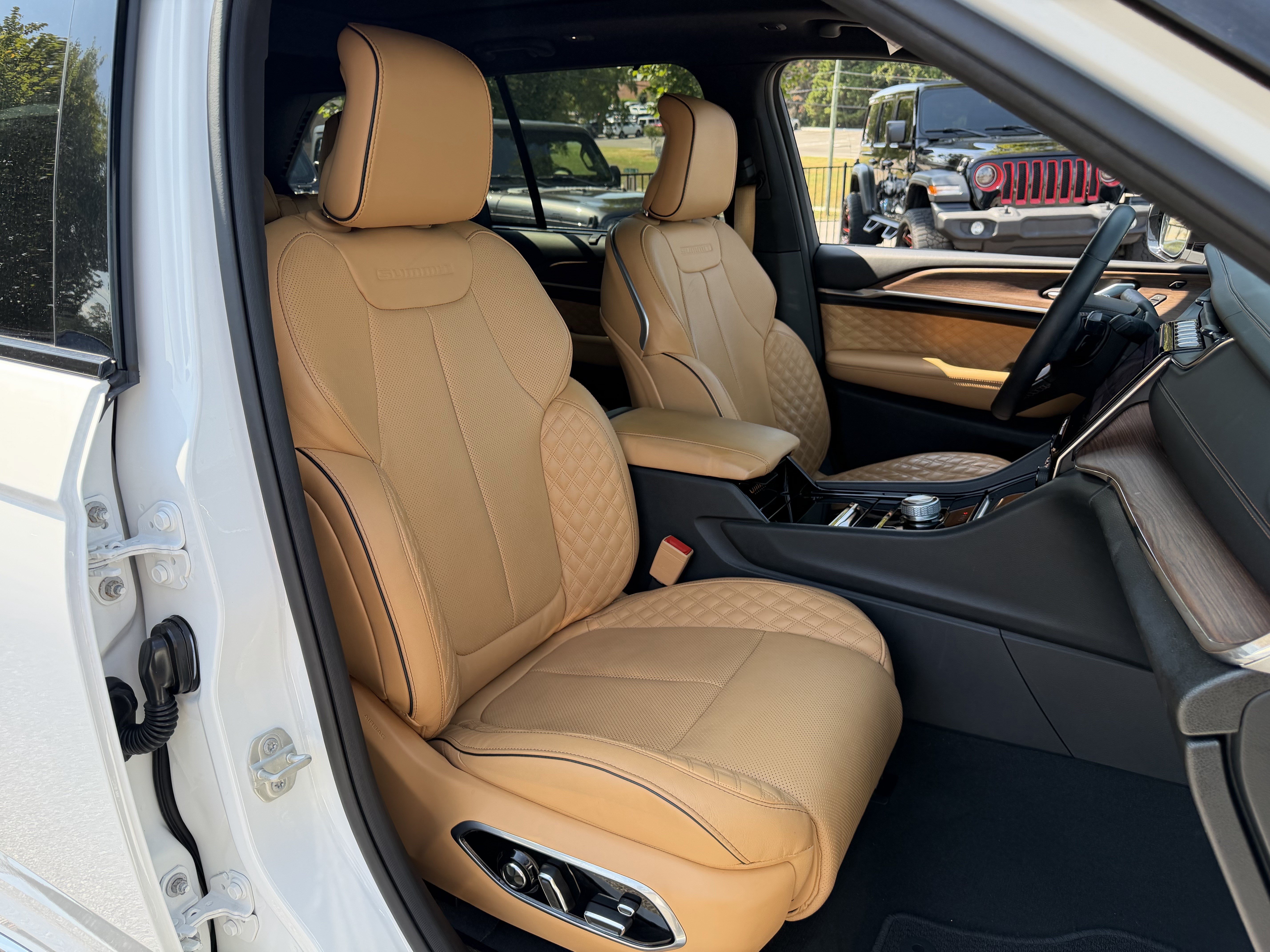 Used 2023 Jeep Grand Cherokee Summit w/ Adv Protech Group IV RWD image 34