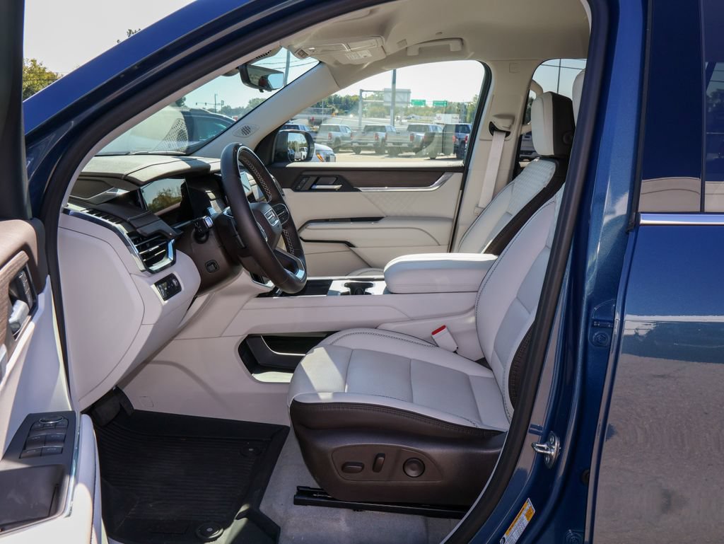 New 2026 GMC Acadia Denali w/ Super Cruise Package AWD/4WD image 8