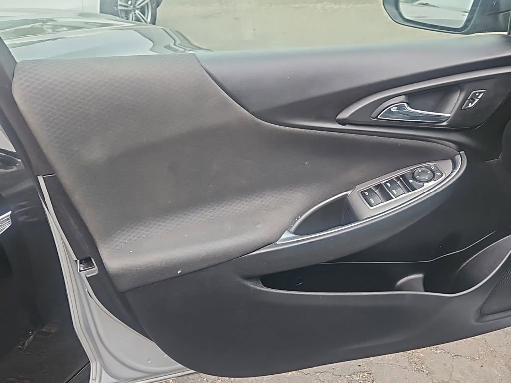 Used 2020 Chevrolet Malibu LT image 8