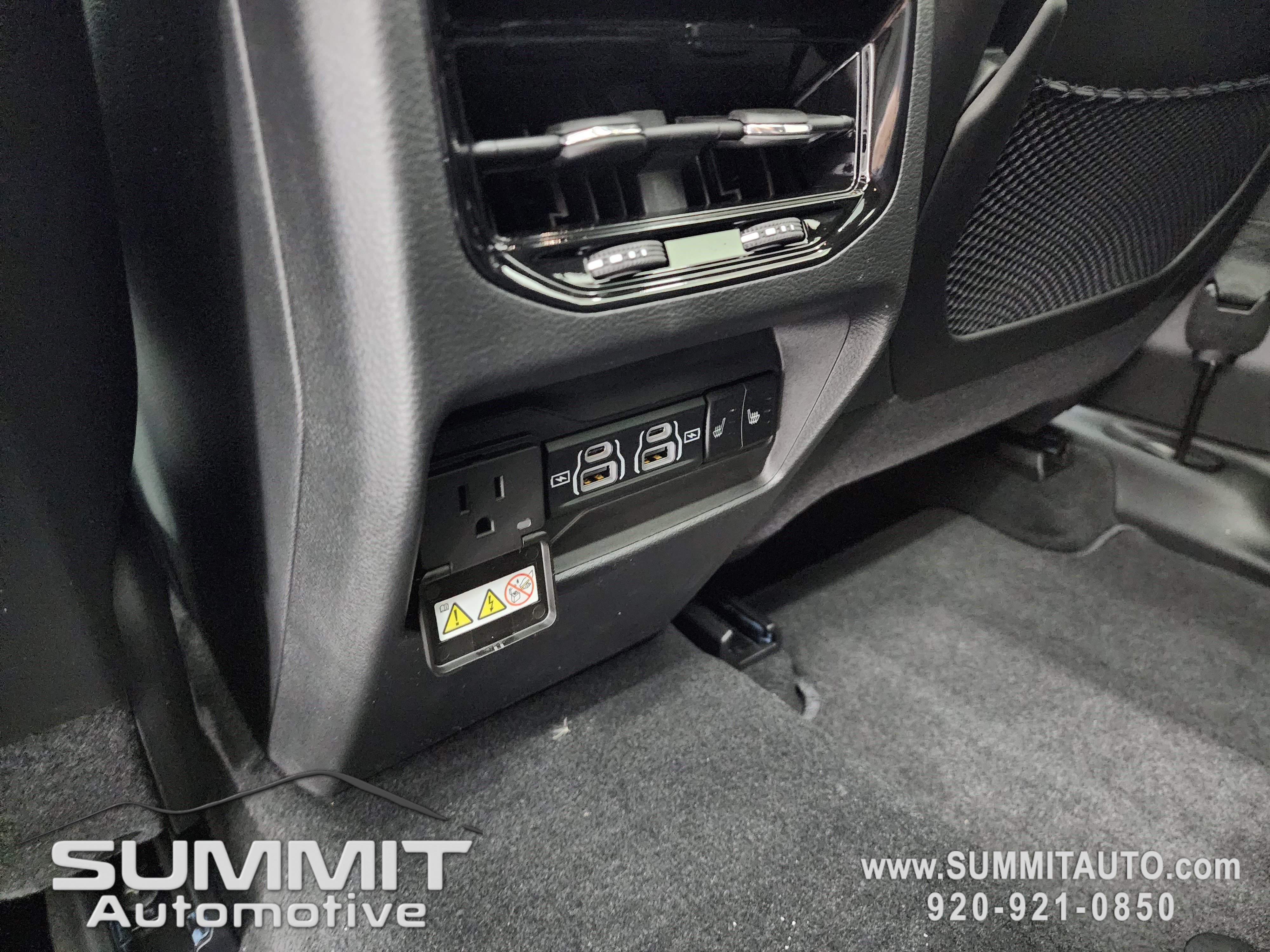 New 2025 Jeep Grand Cherokee Limited w/ Black Appearance Package image 40