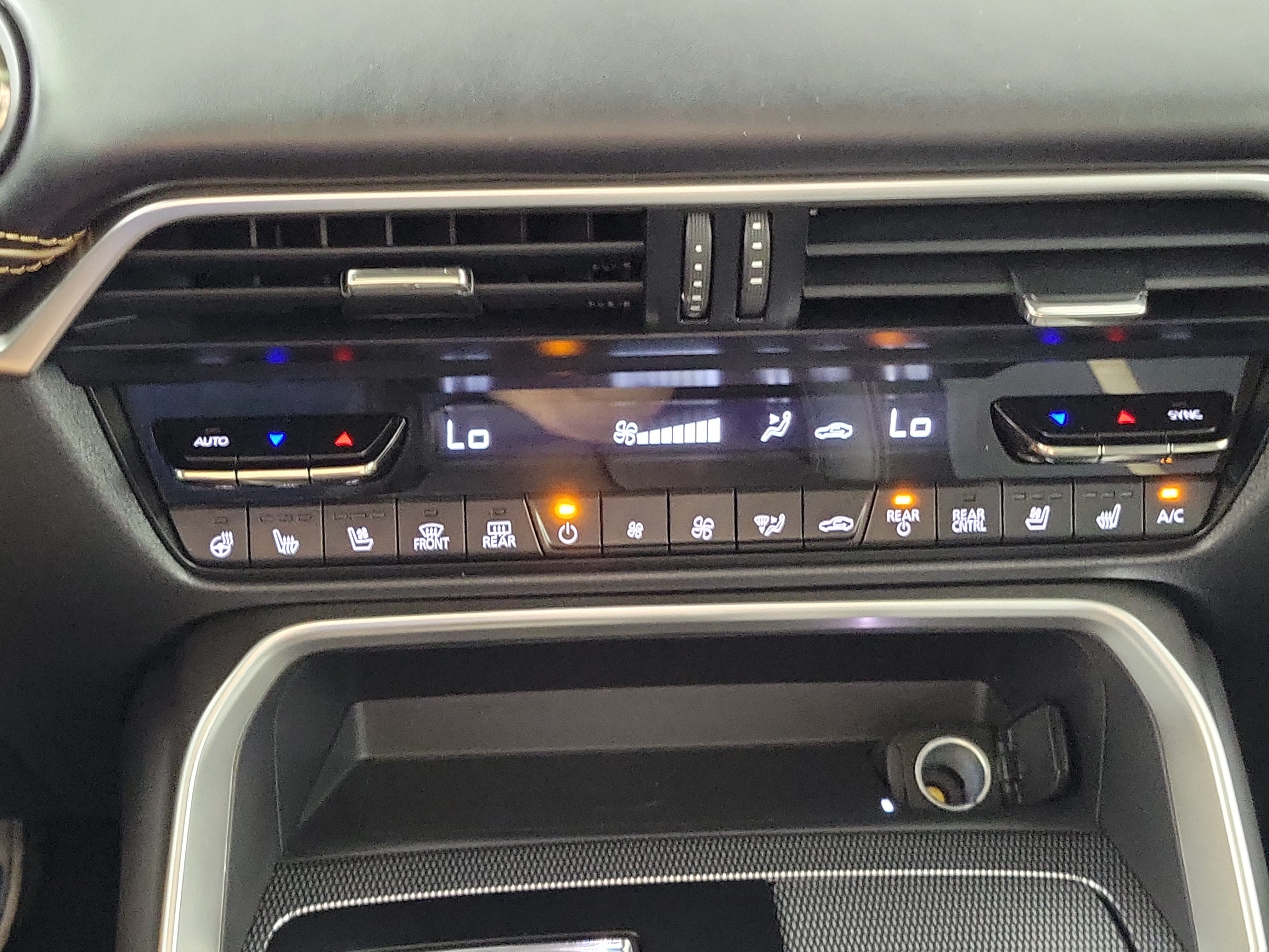 Certified 2025 MAZDA CX-70 Plug-In Hybrid w/ Premium Plus AWD/4WD image 21