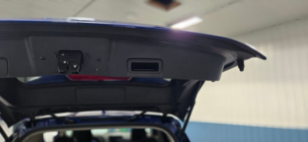 Used 2023 Nissan Rogue SV image 30