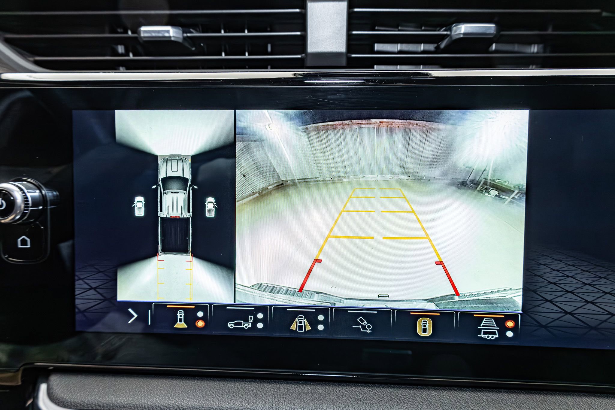 Used 2024 GMC Sierra 2500 AT4 w/ AT4 Premium Plus Package image 18