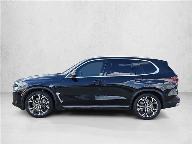 Used 2025 BMW X5 xDrive50e w/ Parking Assistance Package AWD/4WD image 9