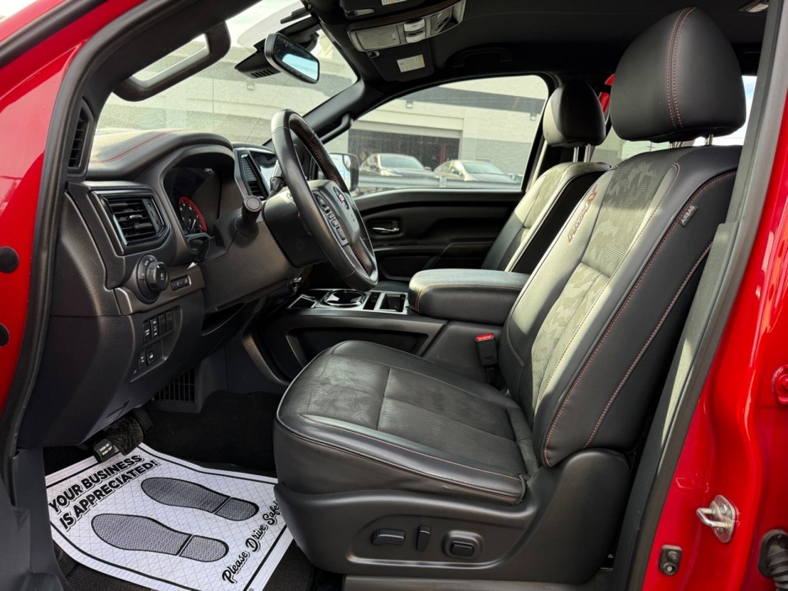 Used 2020 Nissan Titan PRO-4X image 10