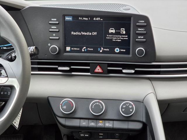 Used 2025 Hyundai Elantra SE FWD image 13