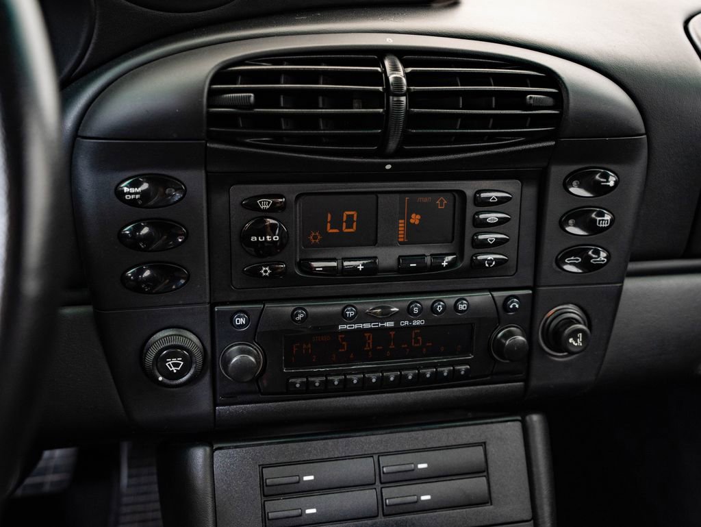 Used 2001 Porsche 911 Carrera RWD image 29