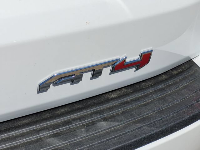 New 2026 GMC Yukon XL AT4 AWD/4WD image 8