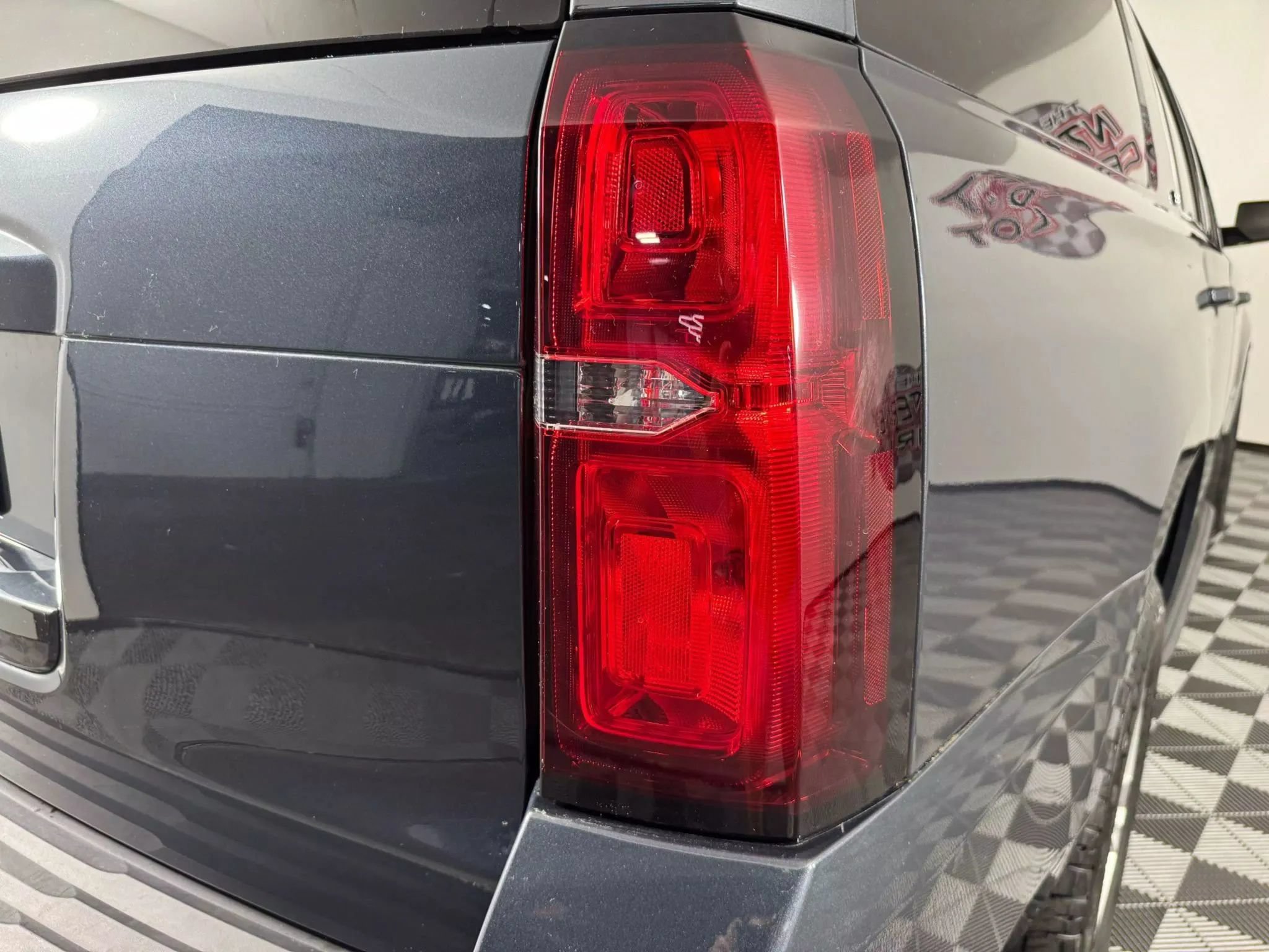 Used 2019 Chevrolet Suburban LT AWD/4WD image 32
