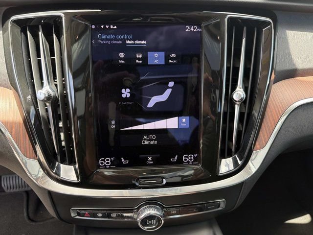 Used 2021 Volvo S60 T5 Momentum w/ Premium Package FWD image 27