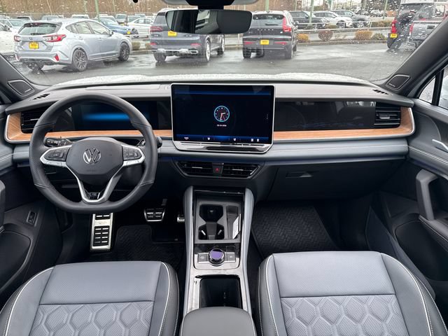 New 2026 Volkswagen Tiguan SEL R-Line AWD/4WD image 12
