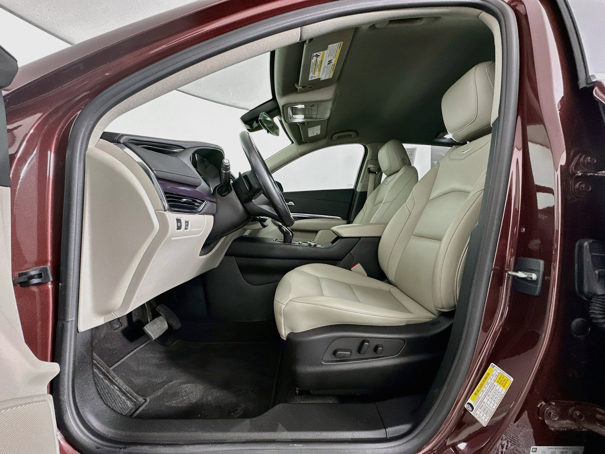 Used 2023 Cadillac XT4 Luxury FWD image 13