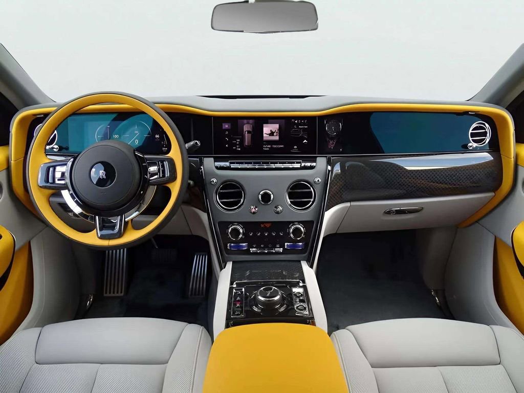 New 2025 Rolls-Royce Cullinan Black Badge image 4