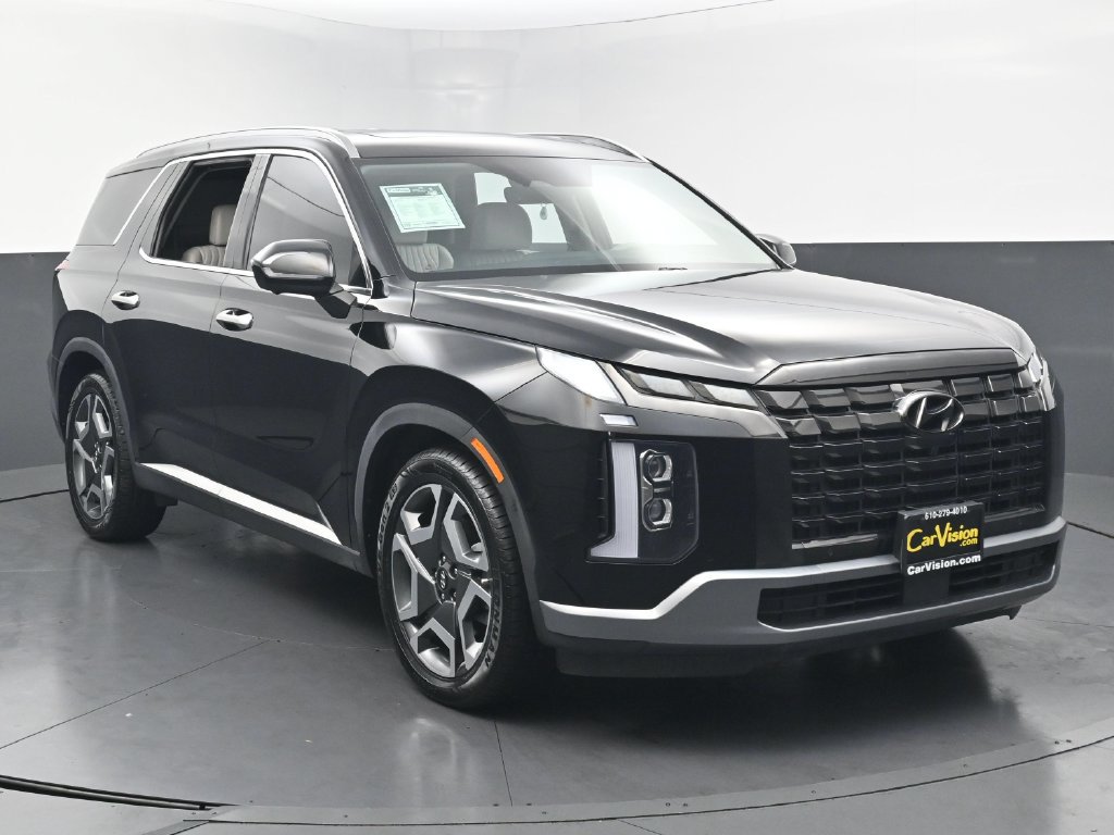 Used 2023 Hyundai Palisade Limited w/ Cargo Package FWD image 3