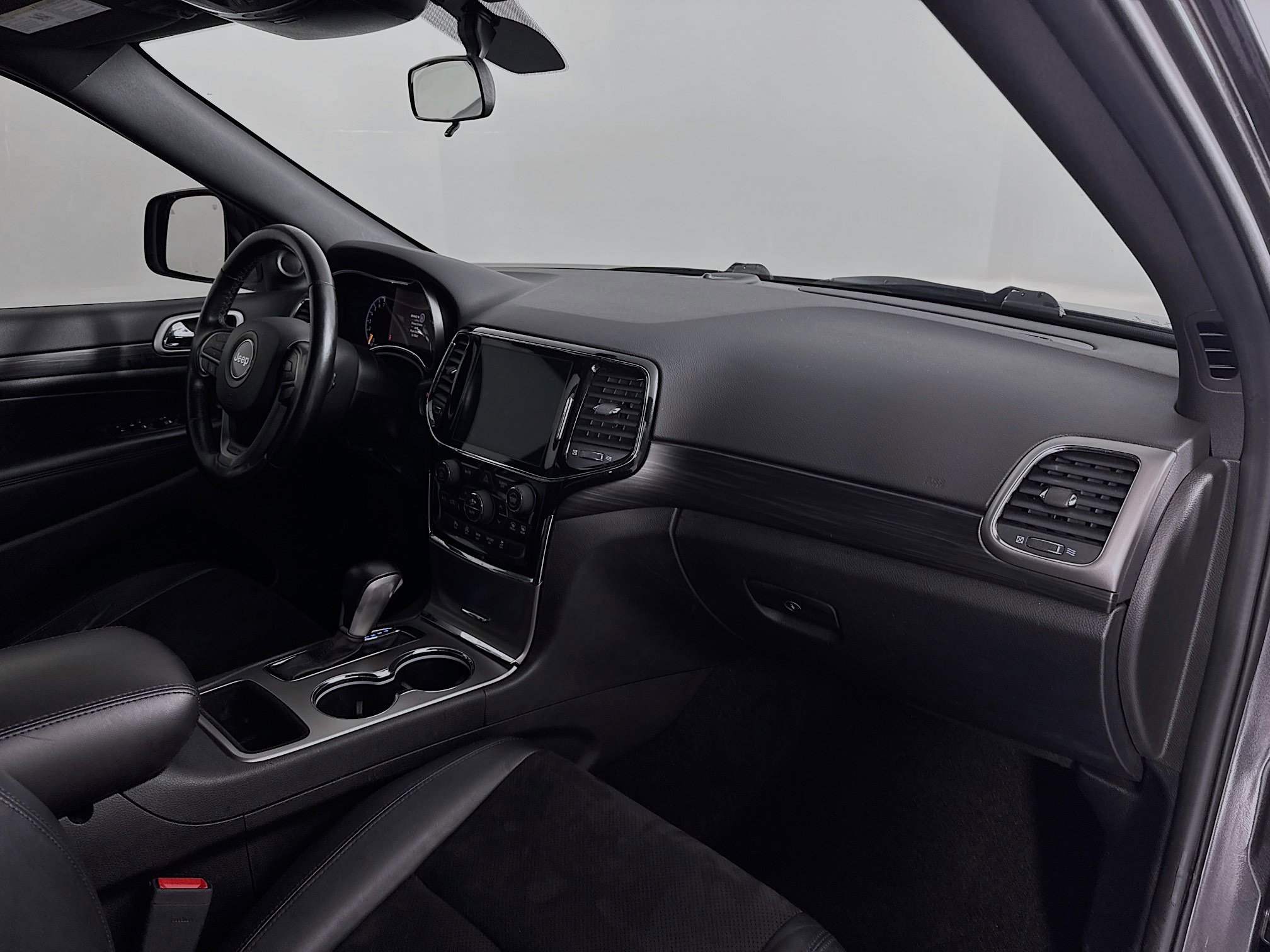 Used 2021 Jeep Grand Cherokee Laredo X image 30