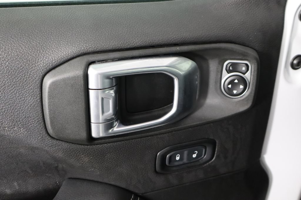 Used 2023 Jeep Wrangler Unlimited Sahara w/ Cold Weather Group AWD/4WD image 20