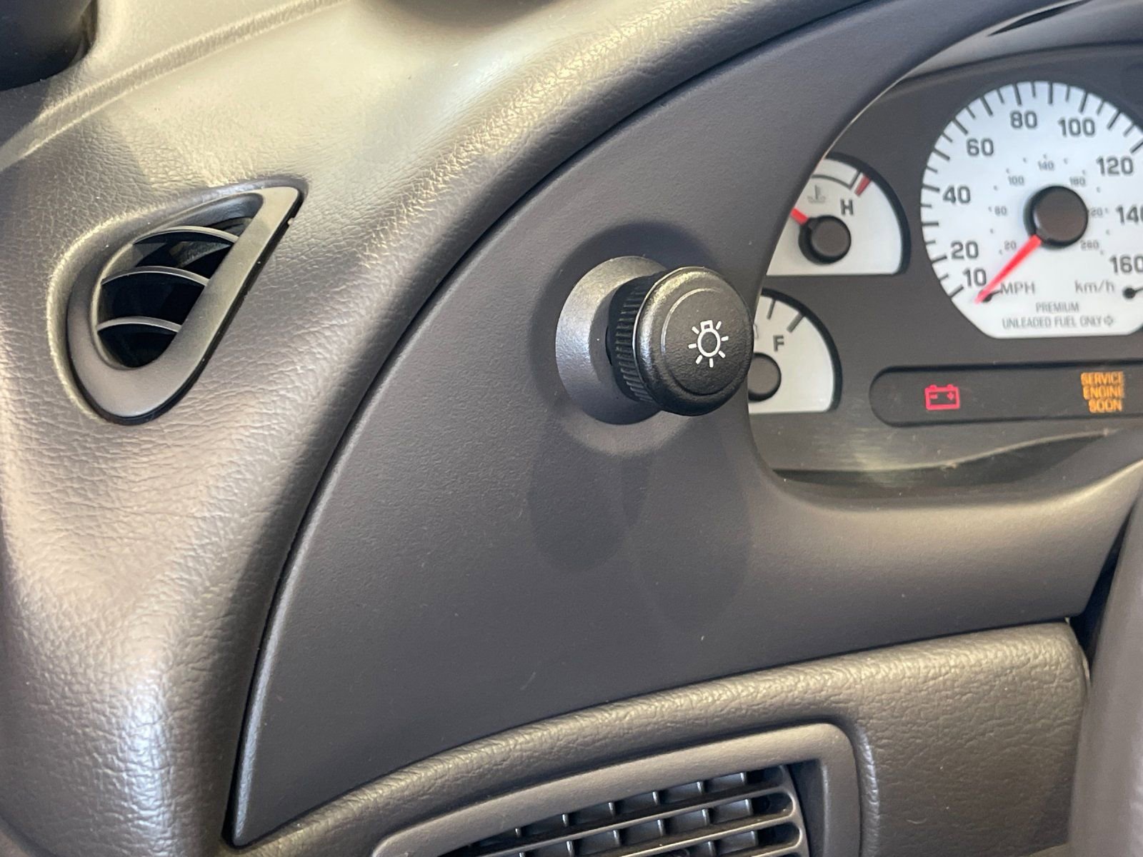 Used 2001 Ford Mustang Cobra RWD image 27