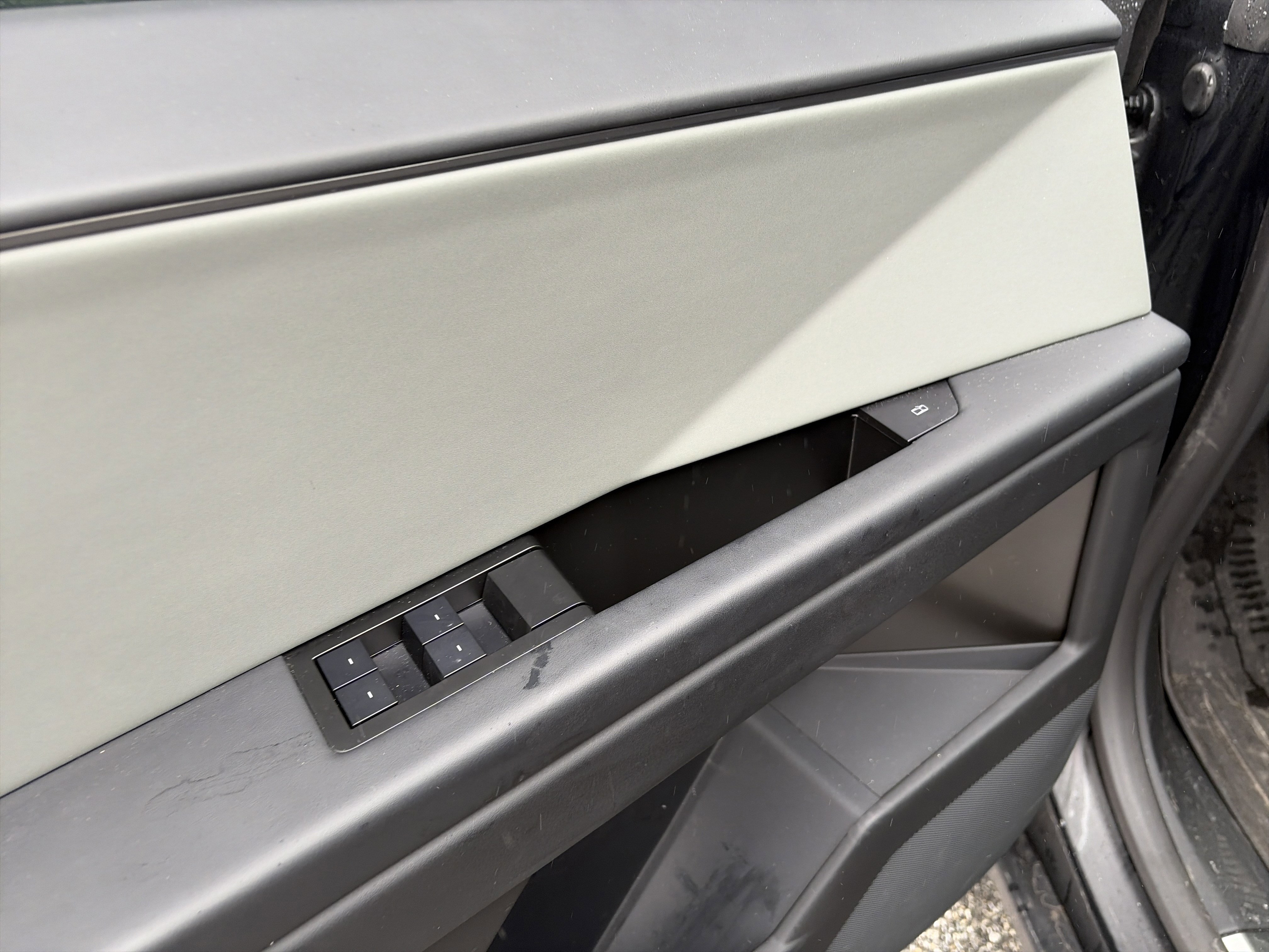 Used 2024 Tesla Cybertruck Cyberbeast image 12