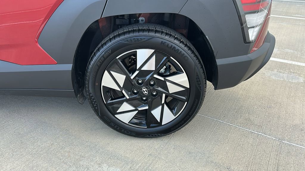 Used 2025 Hyundai Kona SEL image 17