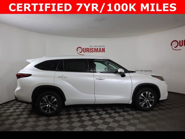 Used 2022 Toyota Highlander XLE AWD/4WD image 11