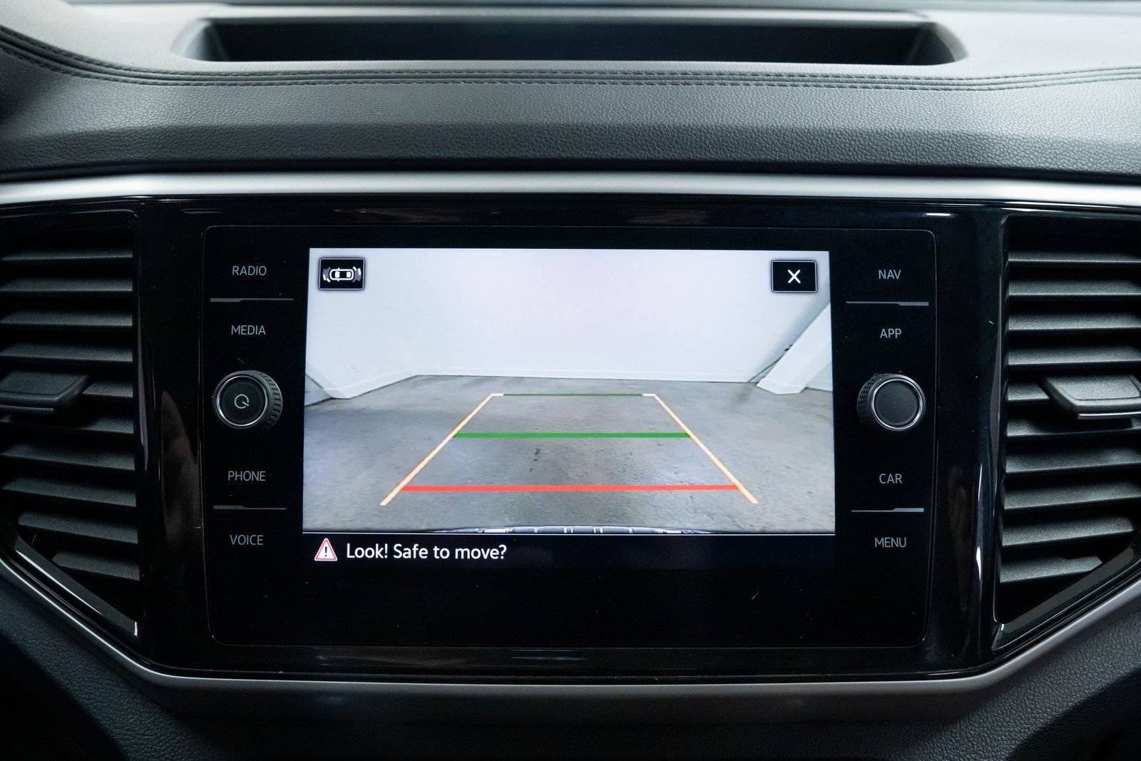 Used 2021 Volkswagen Atlas SEL Premium w/ Atlas Adventure Package image 13