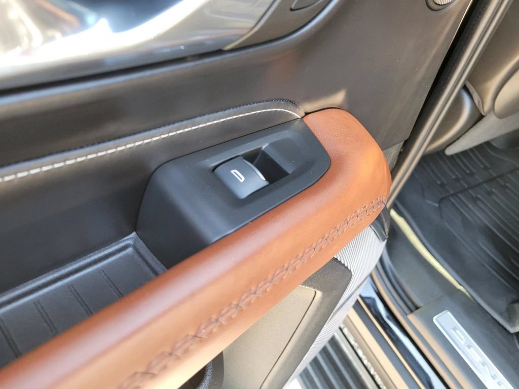 Used 2023 GMC Yukon Denali Ultimate w/ LPO, Floor Liner Package AWD/4WD image 18