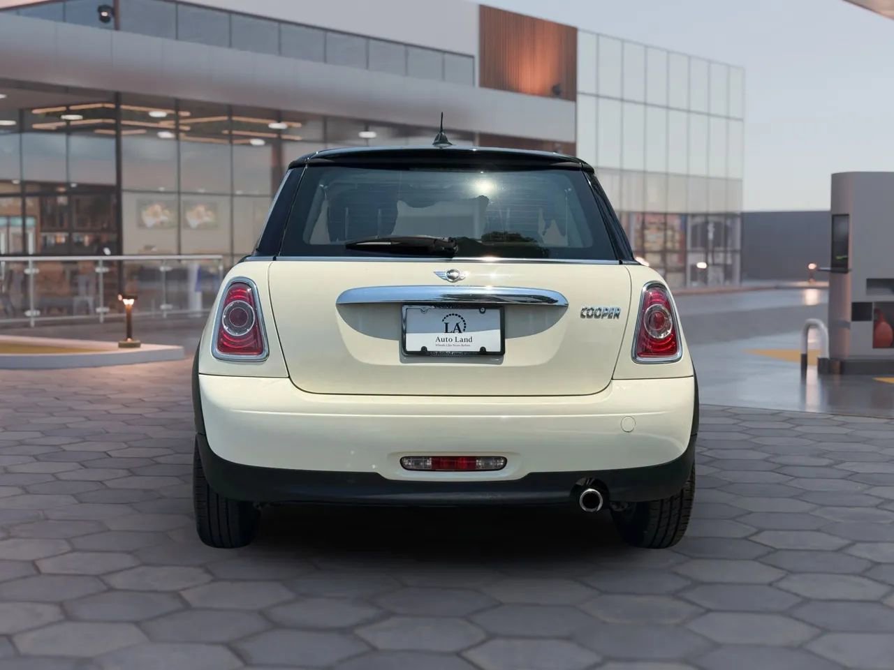 Used 2013 MINI Cooper Hardtop image 5