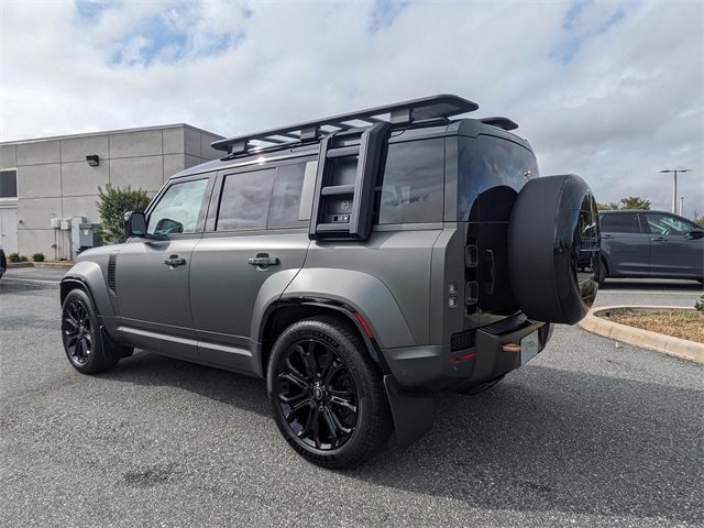 New 2025 Land Rover Defender 110 image 4