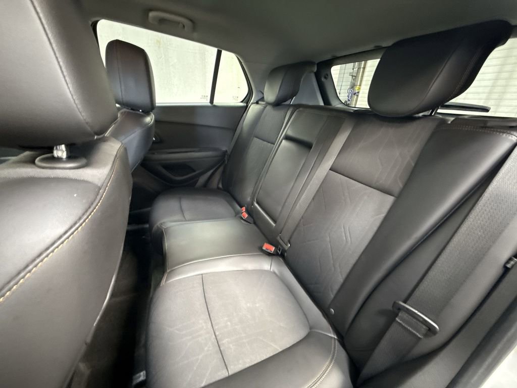 Certified 2022 Chevrolet Trax LT w/ LT Convenience Package image 34