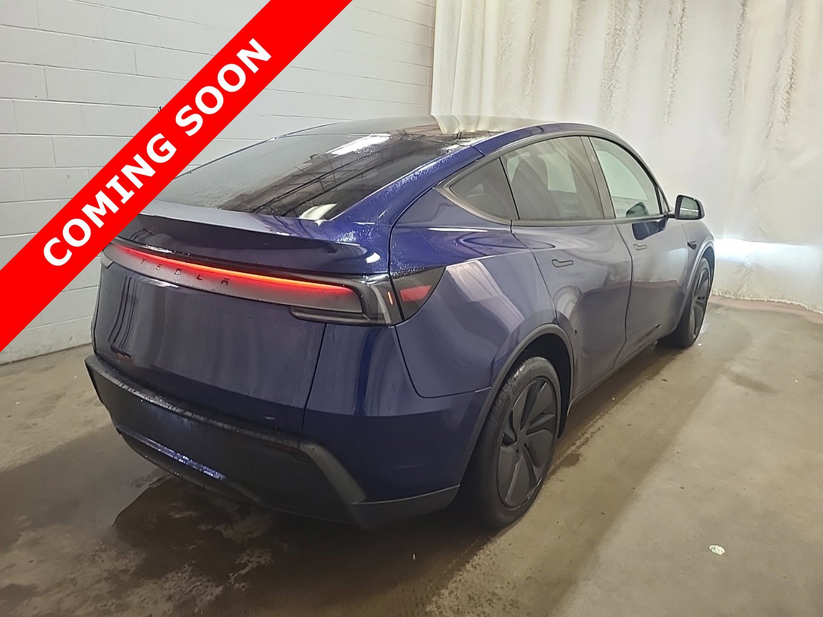 Used 2026 Tesla Model Y 2WD image 5