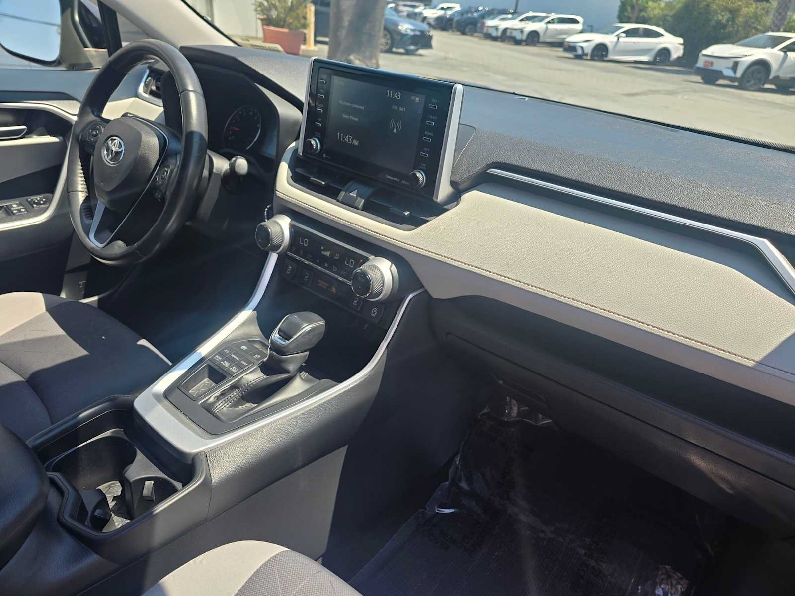 Used 2020 Toyota RAV4 XLE w/ Convenience Package AWD/4WD image 11