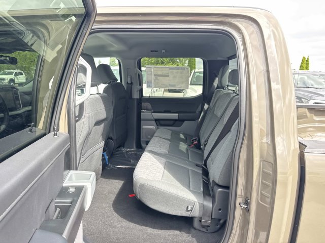 New 2026 Ford F250 XLT w/ XLT Premium Package AWD/4WD image 13