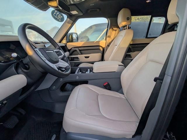 Used 2023 Land Rover Defender 130 SE AWD/4WD image 5