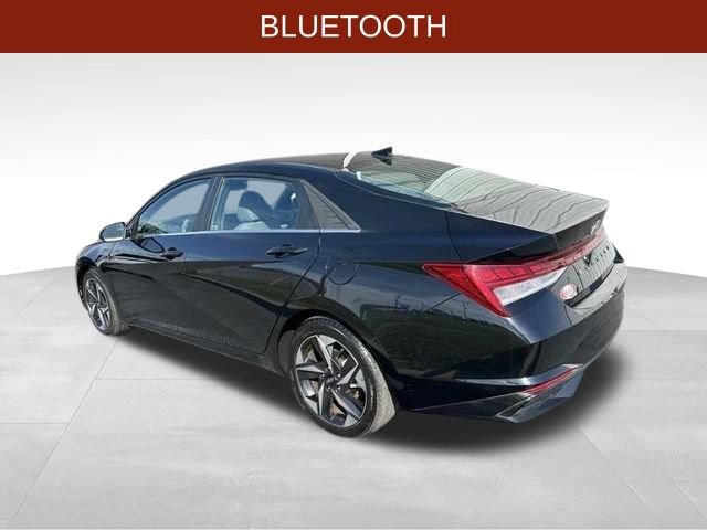 Used 2022 Hyundai Elantra SEL w/ Convenience + Premium Package FWD image 5
