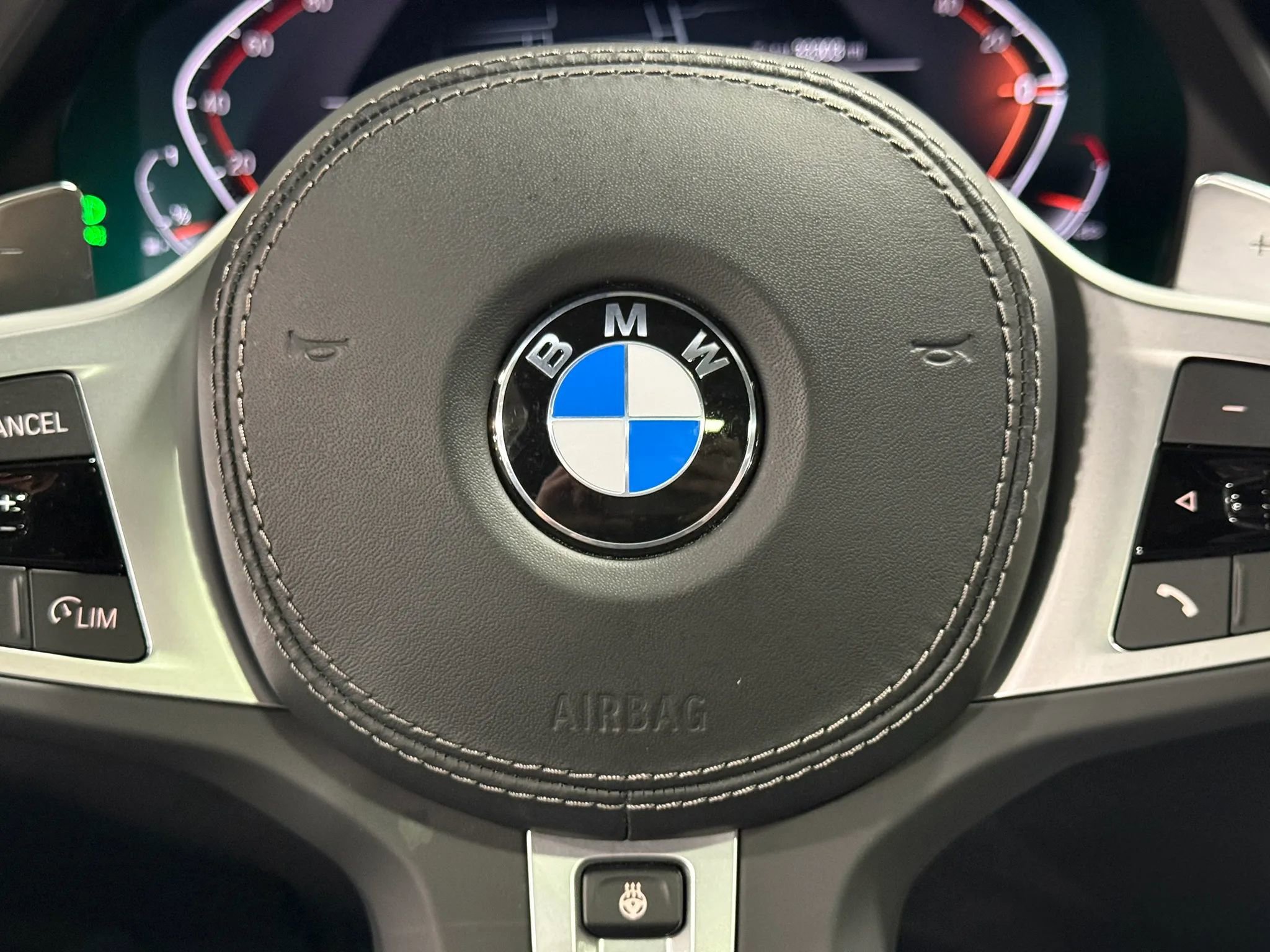 Used 2022 BMW X6 xDrive40i w/ M Sport Package AWD/4WD image 27