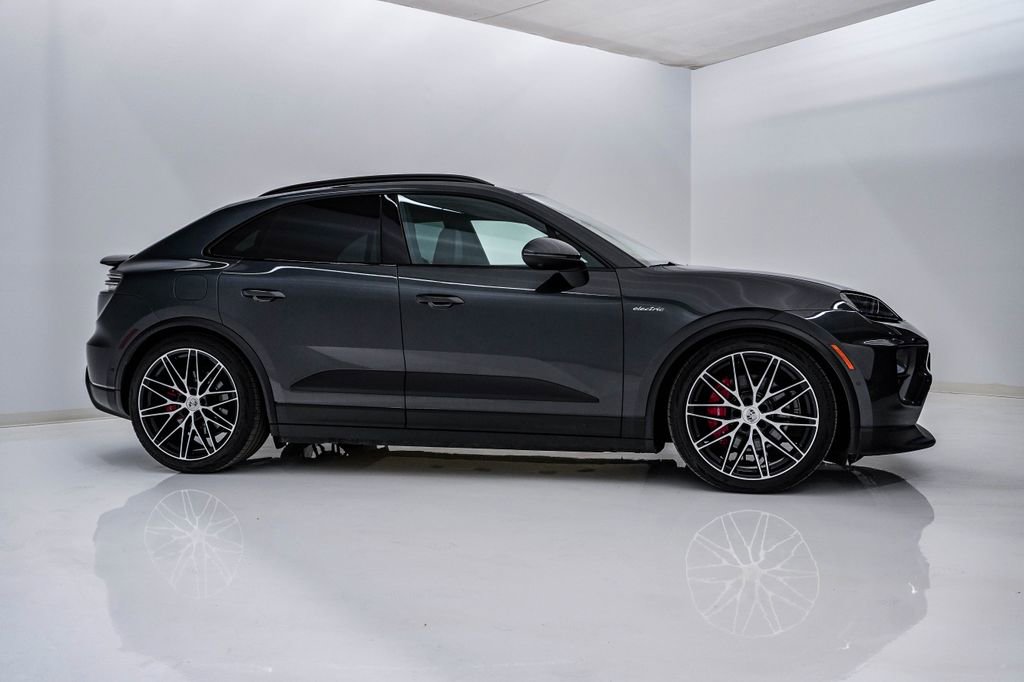 Certified 2025 Porsche Macan 4S Electric image 9