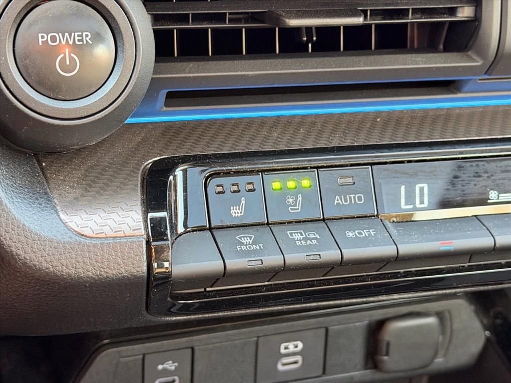 Used 2024 Toyota Prius Limited w/ Limited Premium Package image 23