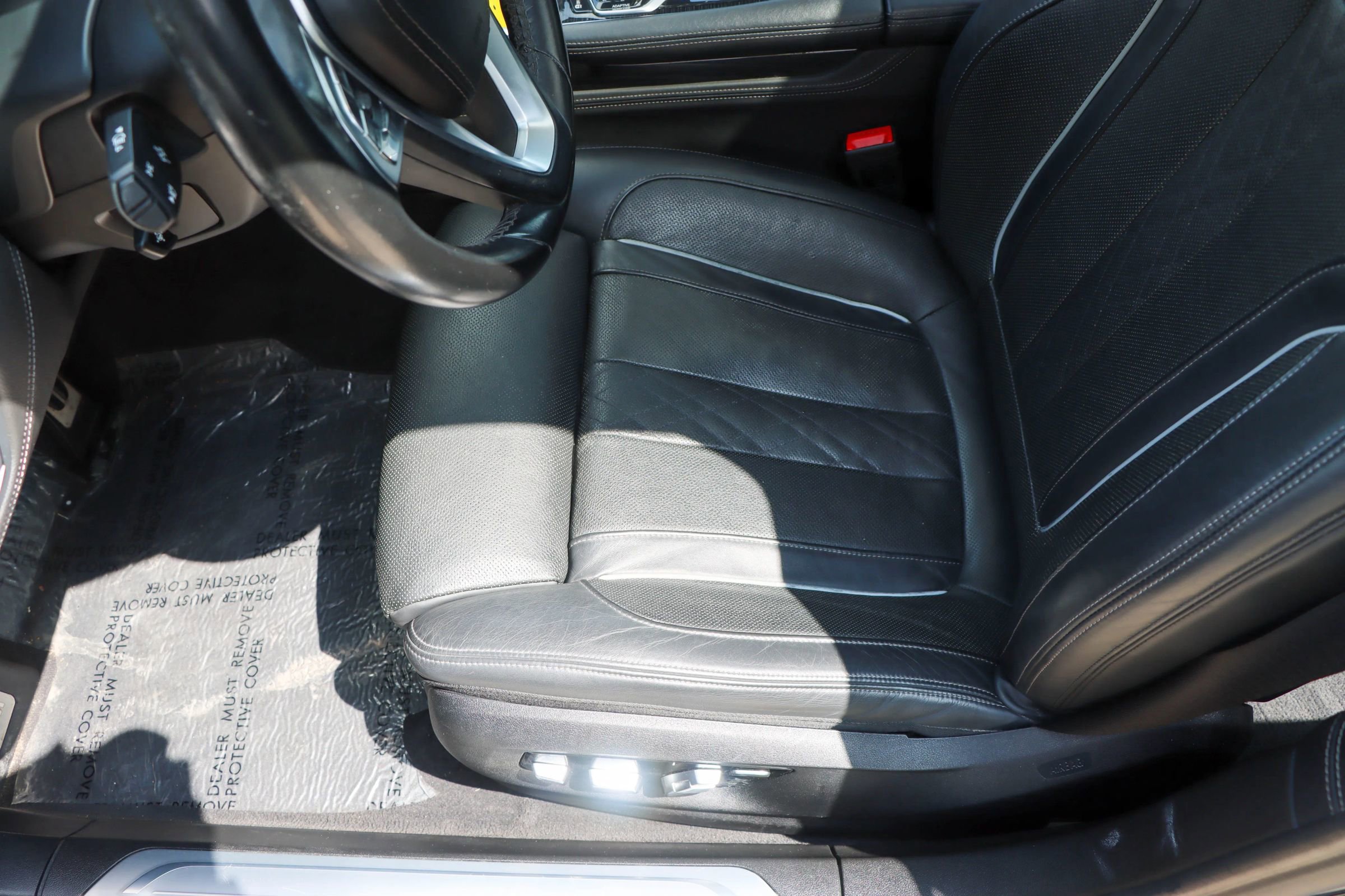 Used 2019 BMW 750i w/ Executive Package RWD image 17