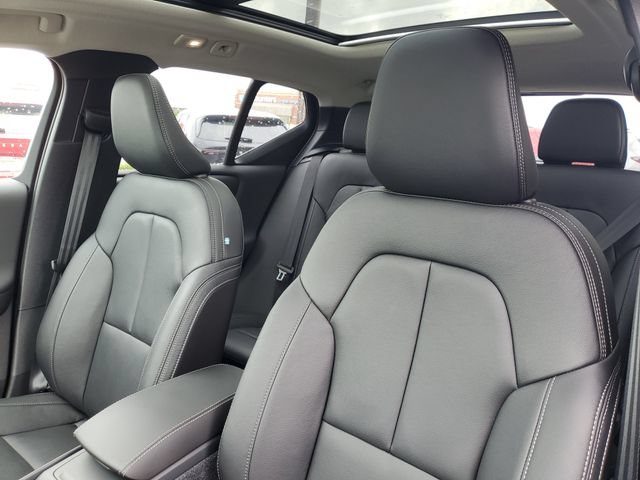 New 2026 Volvo XC40 B5 Plus w/ Protection Package Premier AWD/4WD image 14