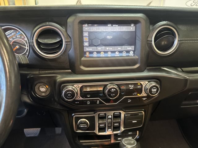 Used 2021 Jeep Wrangler Unlimited Sahara AWD/4WD image 19