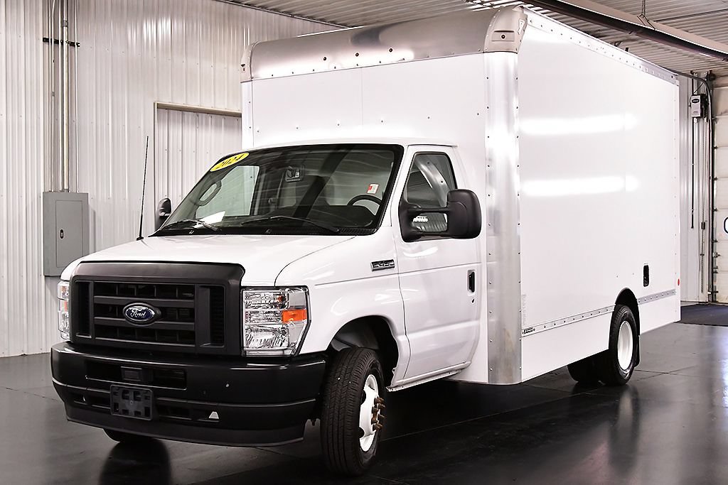 Used 2024 Ford E-450 and Econoline 450 Super Duty w/ Driver's Safety Package RWD image 3