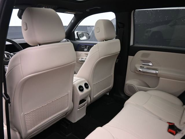 New 2025 Mercedes-Benz GLB 250 image 10