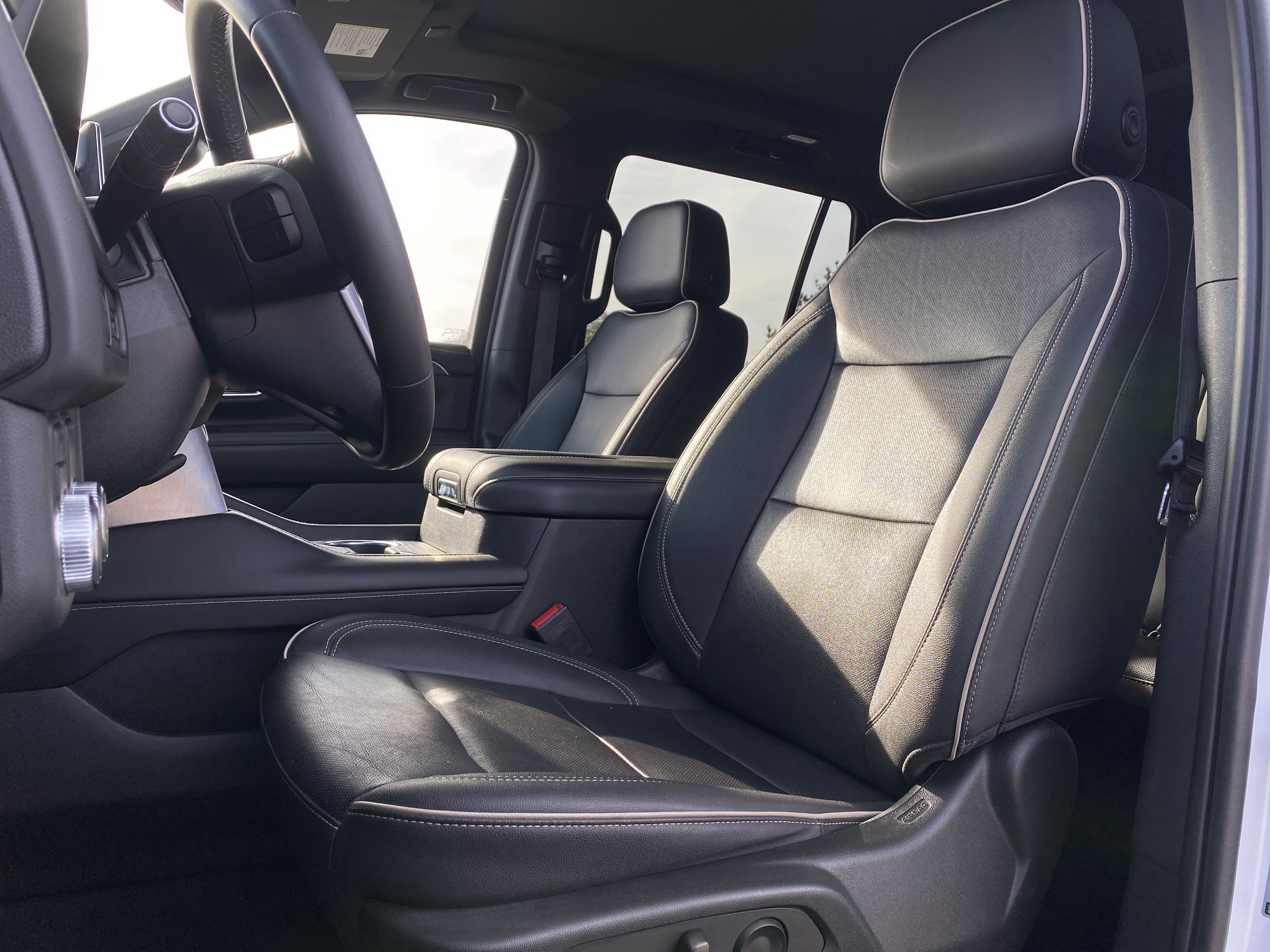 Used 2023 GMC Yukon SLT image 8