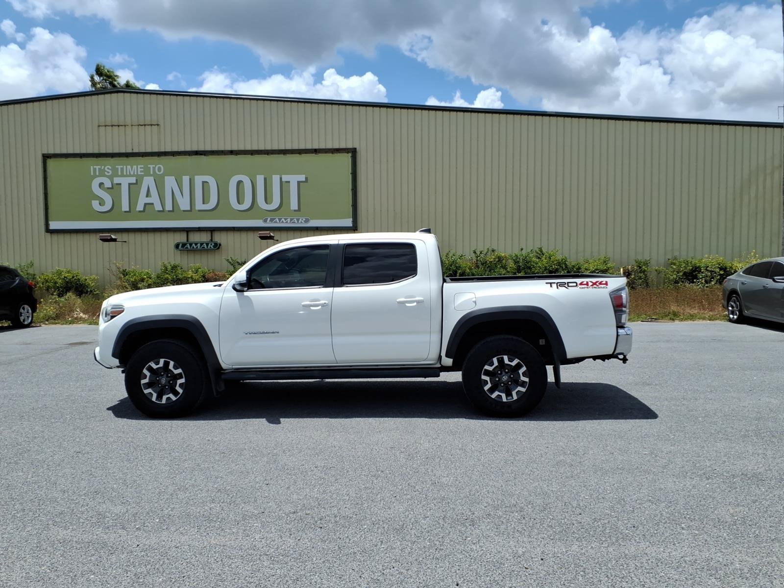 Used 2020 Toyota Tacoma TRD Off-Road w/ Exterior Package AWD/4WD image 5