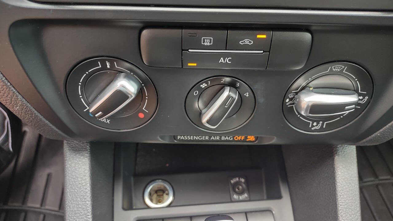 Used 2013 Volkswagen Jetta SE image 19