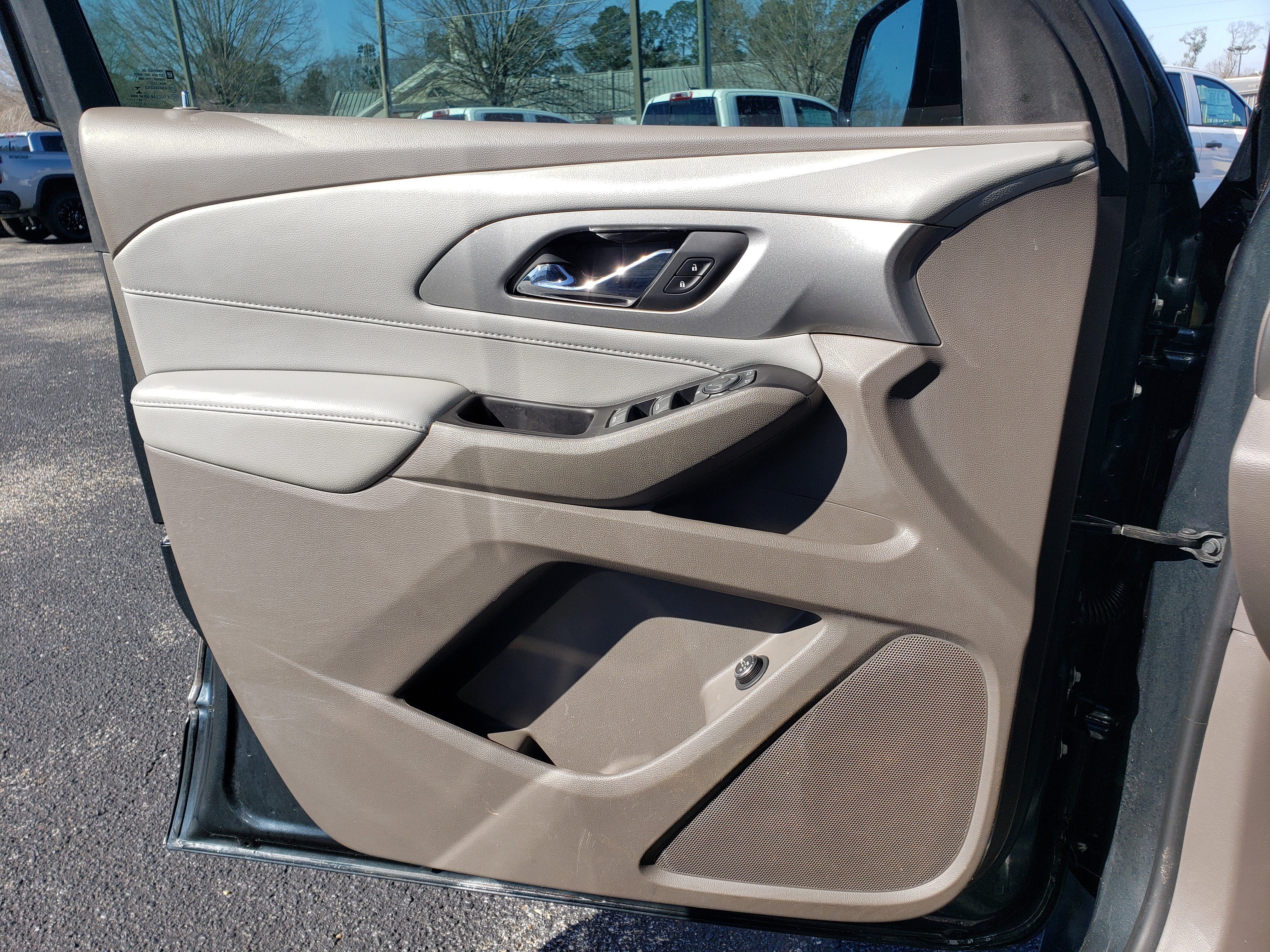 Used 2019 Chevrolet Traverse LT image 9