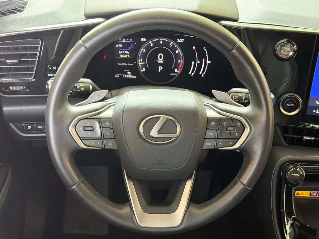 Used 2025 Lexus NX 250 FWD w/ Towing Package (2000 Lbs) image 4